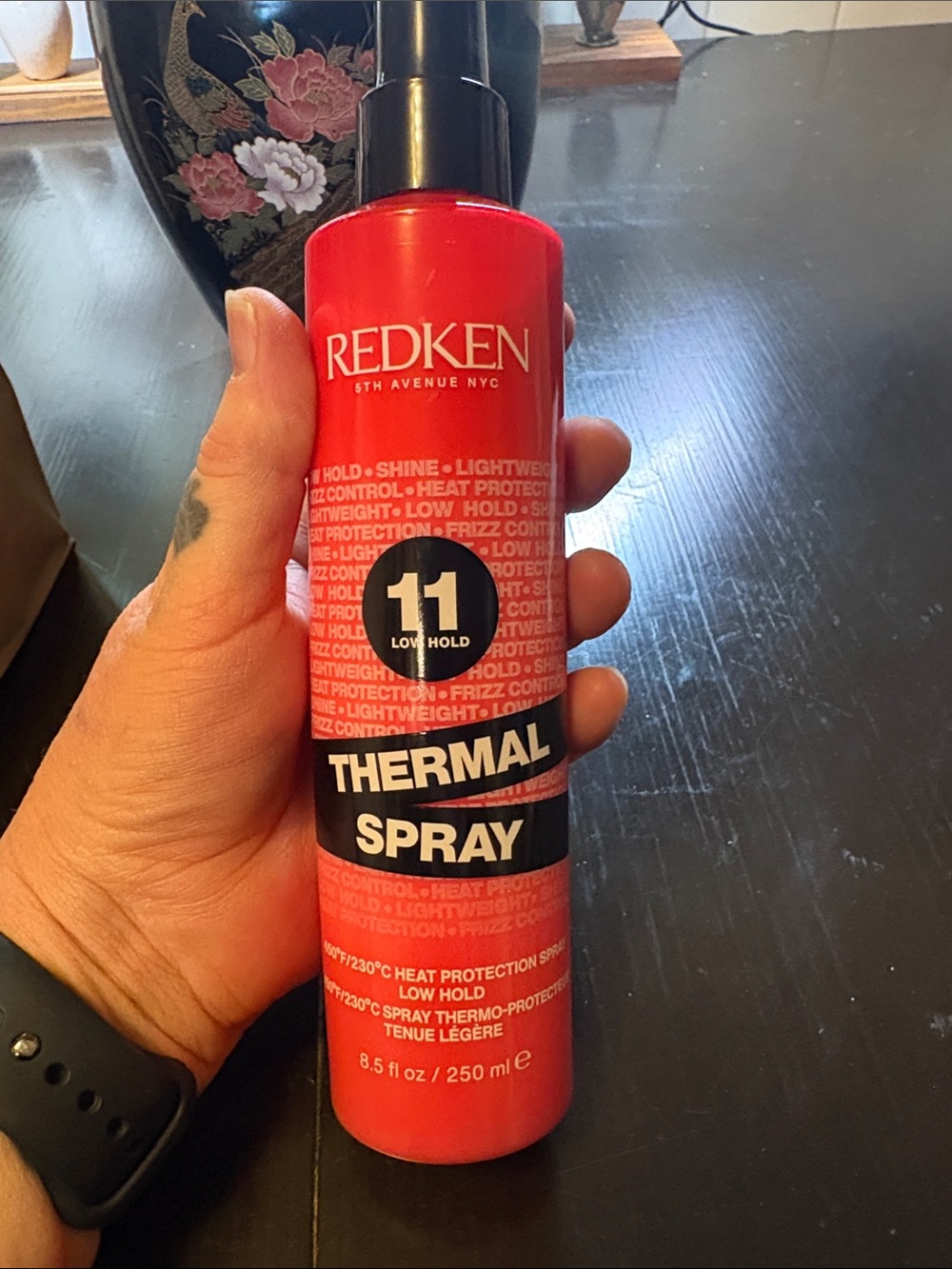 Redken Thermal Spray 11 Low Hold - Red with Black Accents